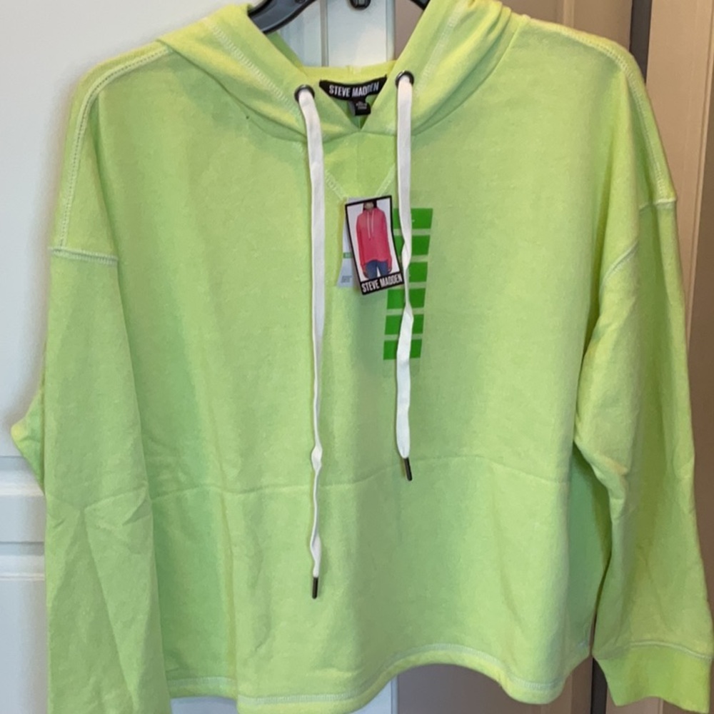 Steve Madden pull over cropped hoodie.
